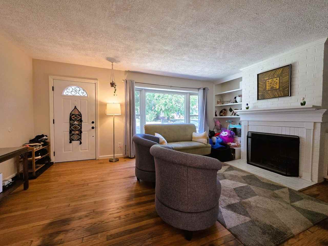 7711 Ketelby Rd - Photo 6 of 35