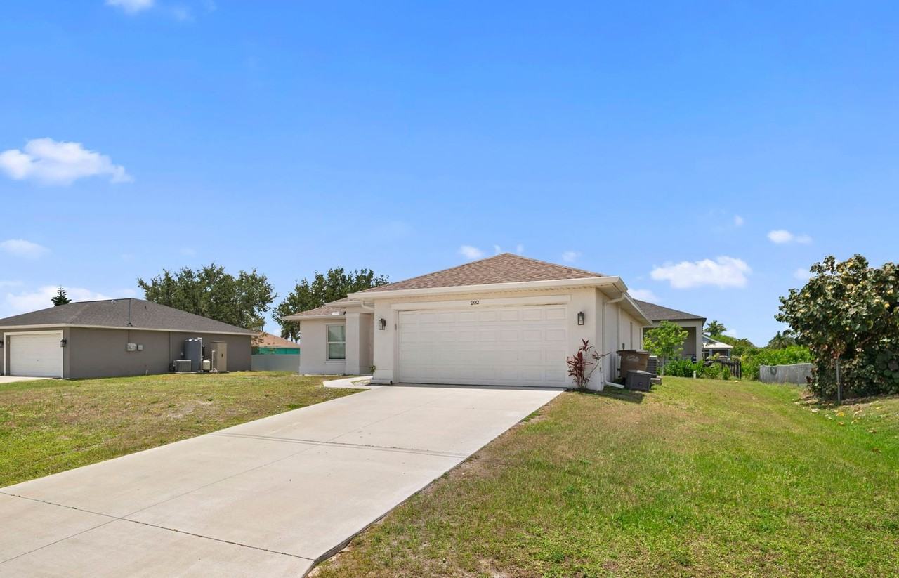 202 Nw 25th Pl - Photo 4 of 29