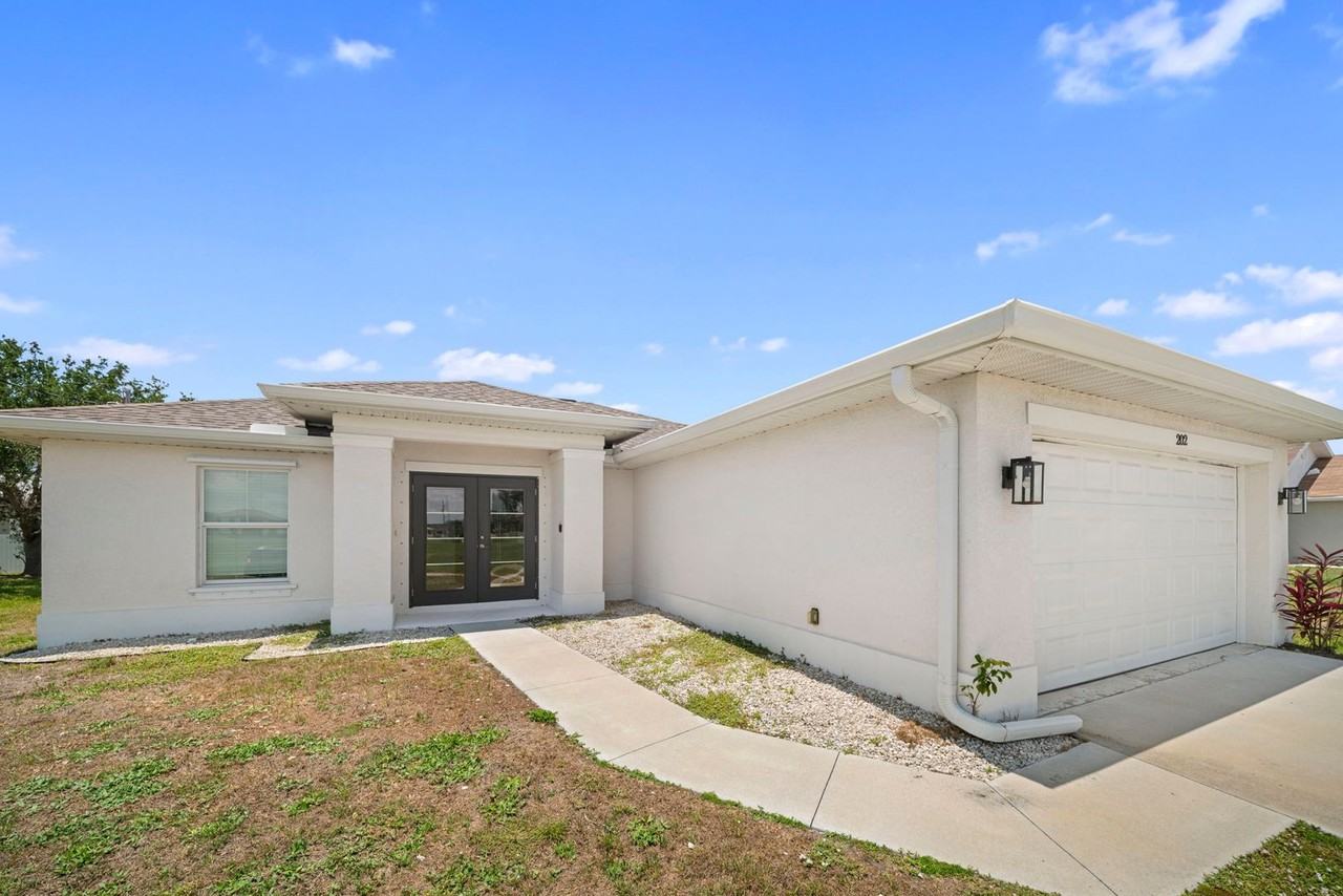 202 Nw 25th Pl - Photo 5 of 29