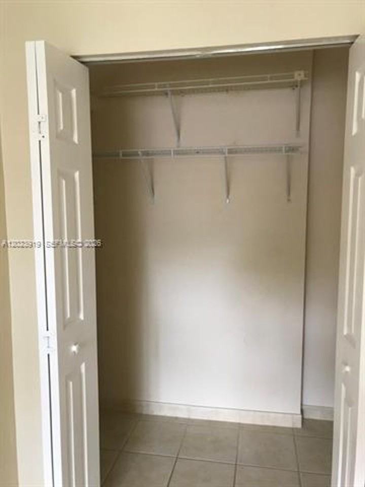 341 W Park Dr #103-15 - Photo 5 of 18