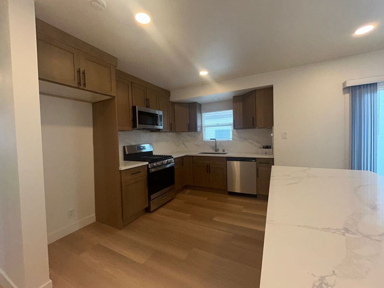 14332 Joyce Ave - Photo 4 of 13