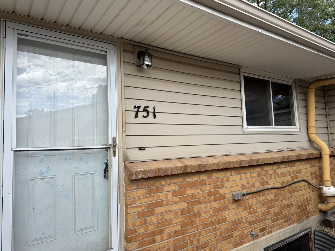 751 W Cleveland Cir #1 - Photo 2 of 25