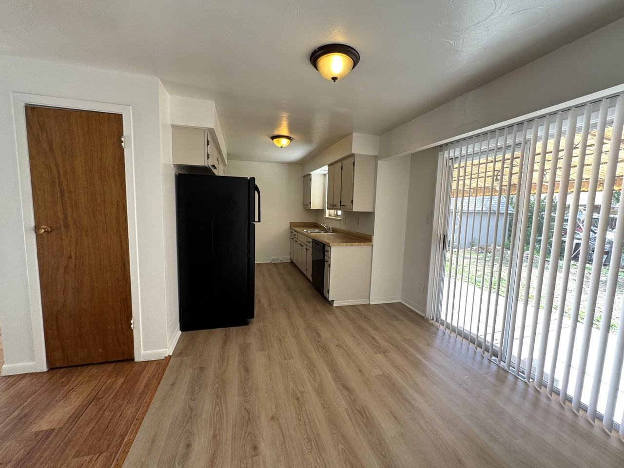 321 S Salem St #1 - Photo 6 of 28