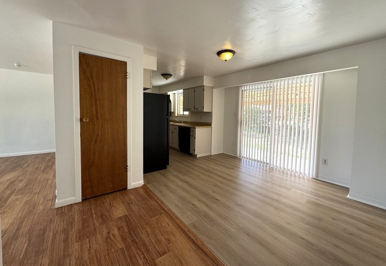 321 S Salem St #1 - Photo 7 of 28