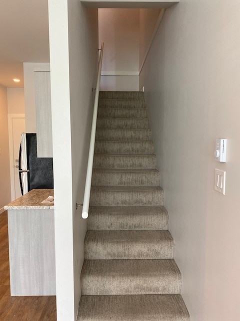 215 - 215 31st St #10 - Photo 5 of 19