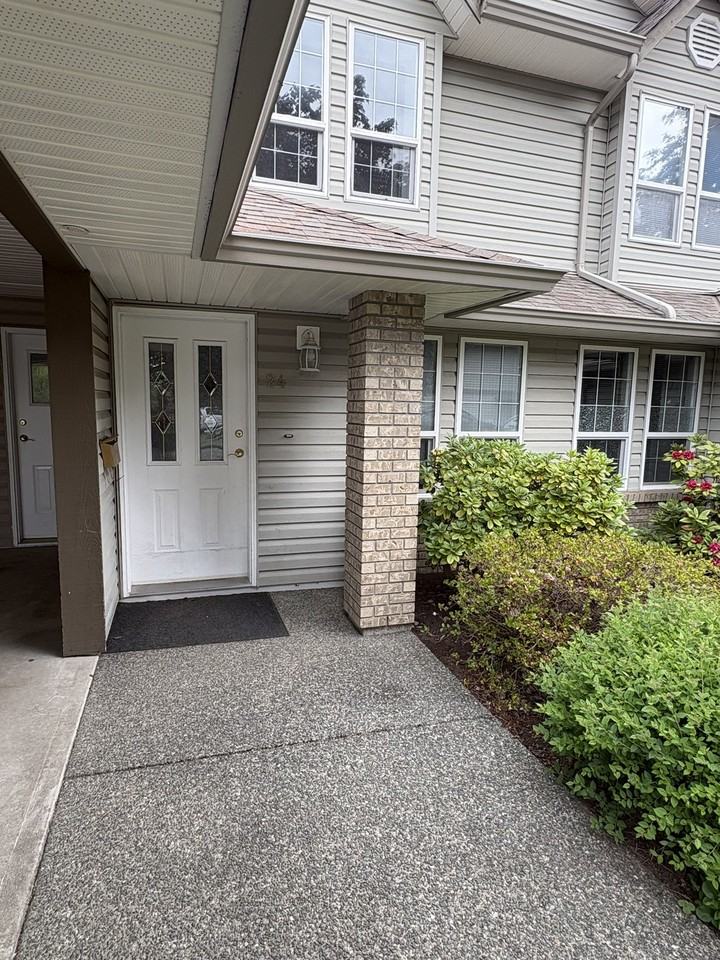 772 - 772 Robron Road #1 - Photo 3 of 33