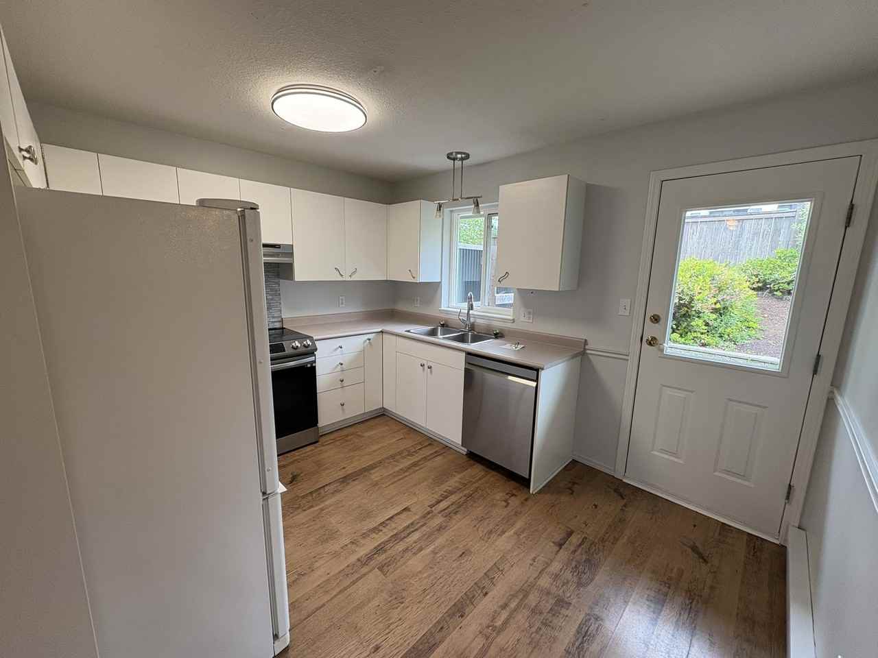 772 - 772 Robron Road #1 - Photo 5 of 33
