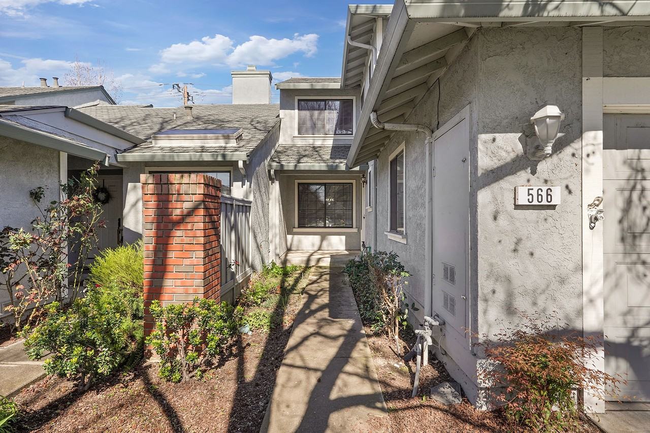 566 La Corso Dr #1 - Photo 2 of 27