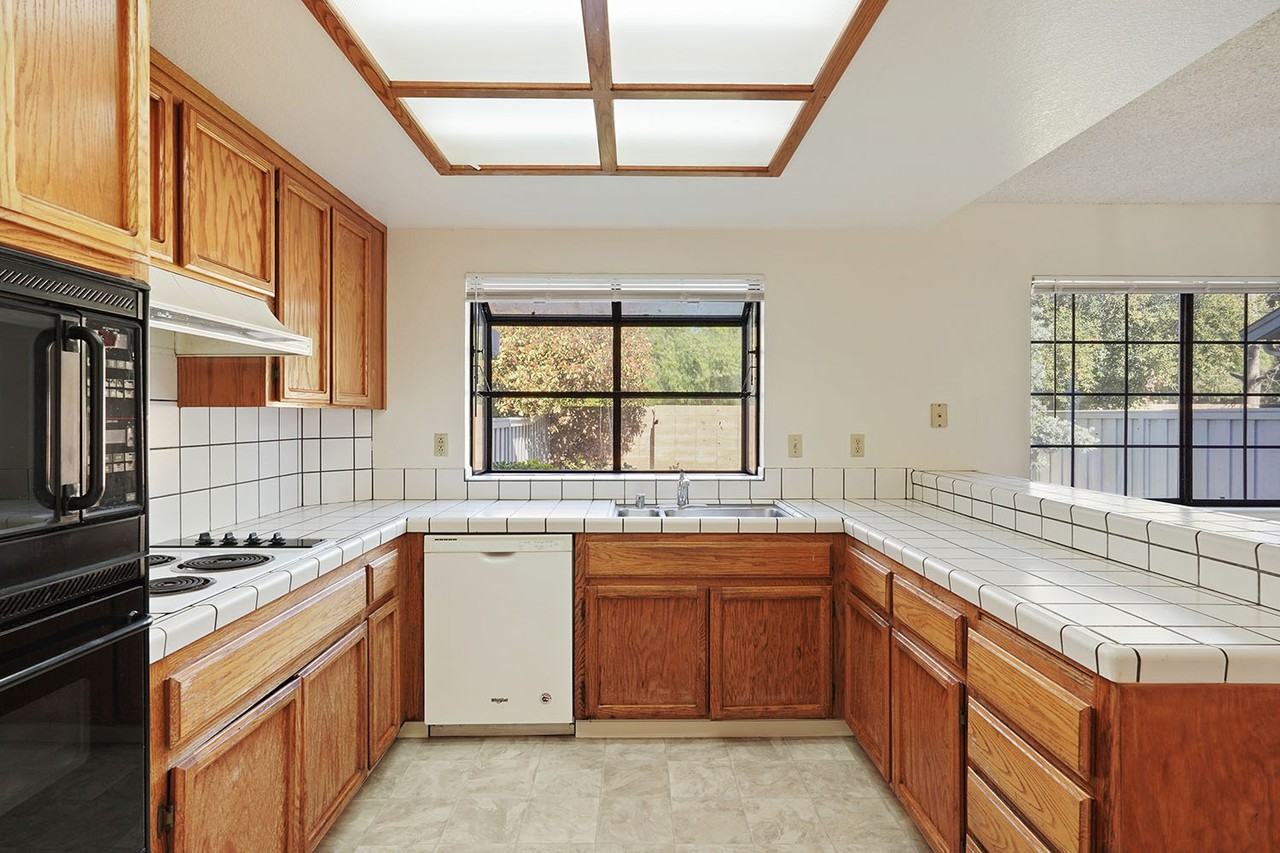 566 La Corso Dr #1 - Photo 6 of 27