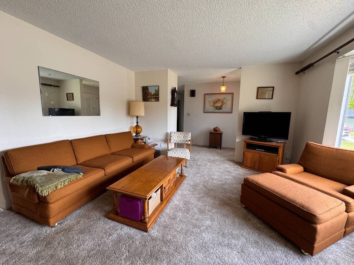 21946 Cliff Place - Photo 6 of 24