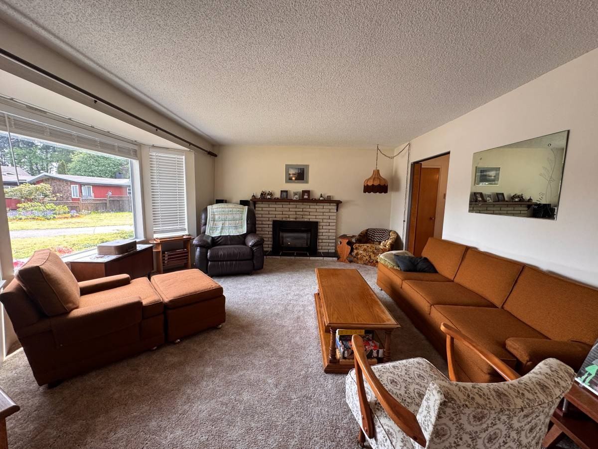 21946 Cliff Place - Photo 5 of 24
