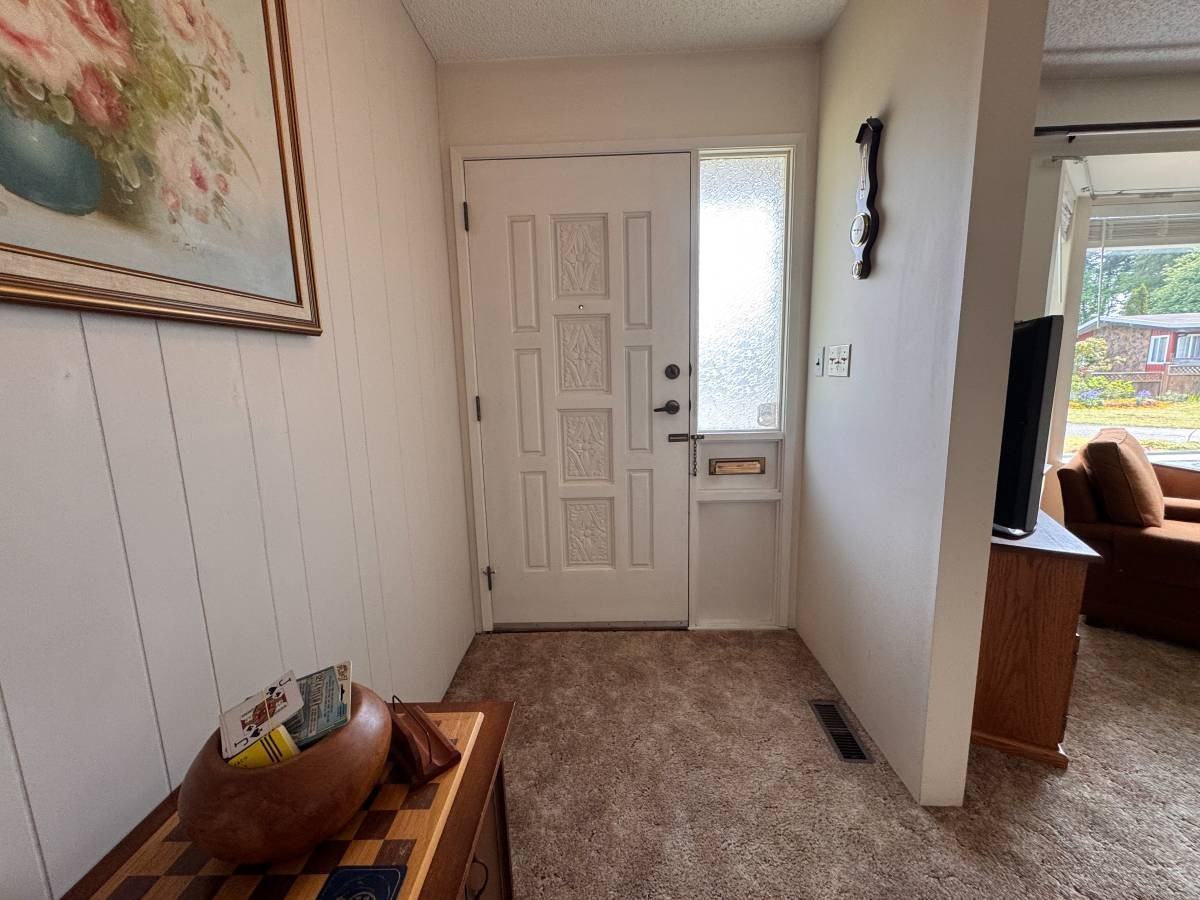 21946 Cliff Place - Photo 4 of 24