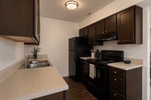 featured image of 808 Clubhouse Dr W