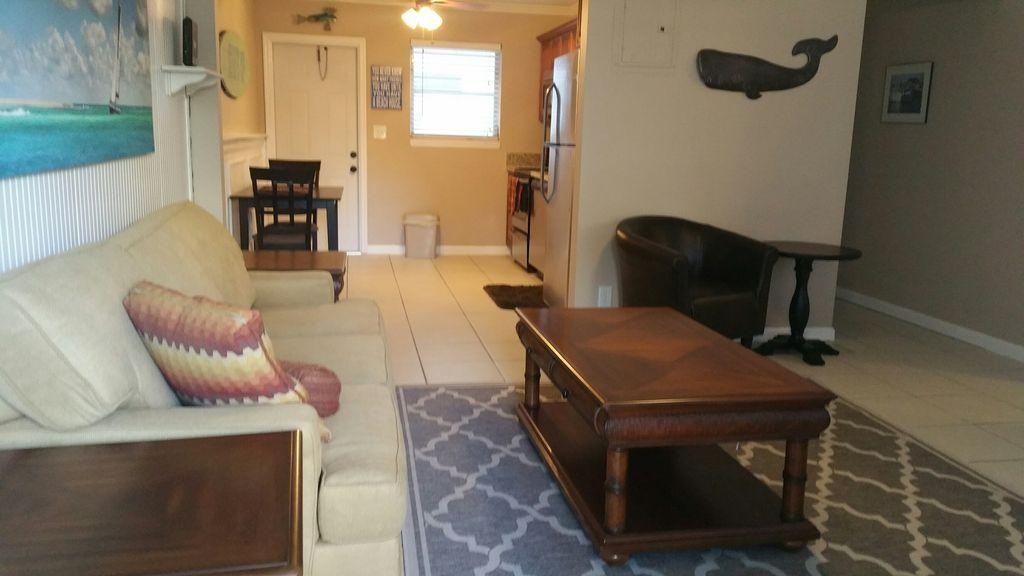 3220 Ne 15th St #2 - Photo 3 of 12