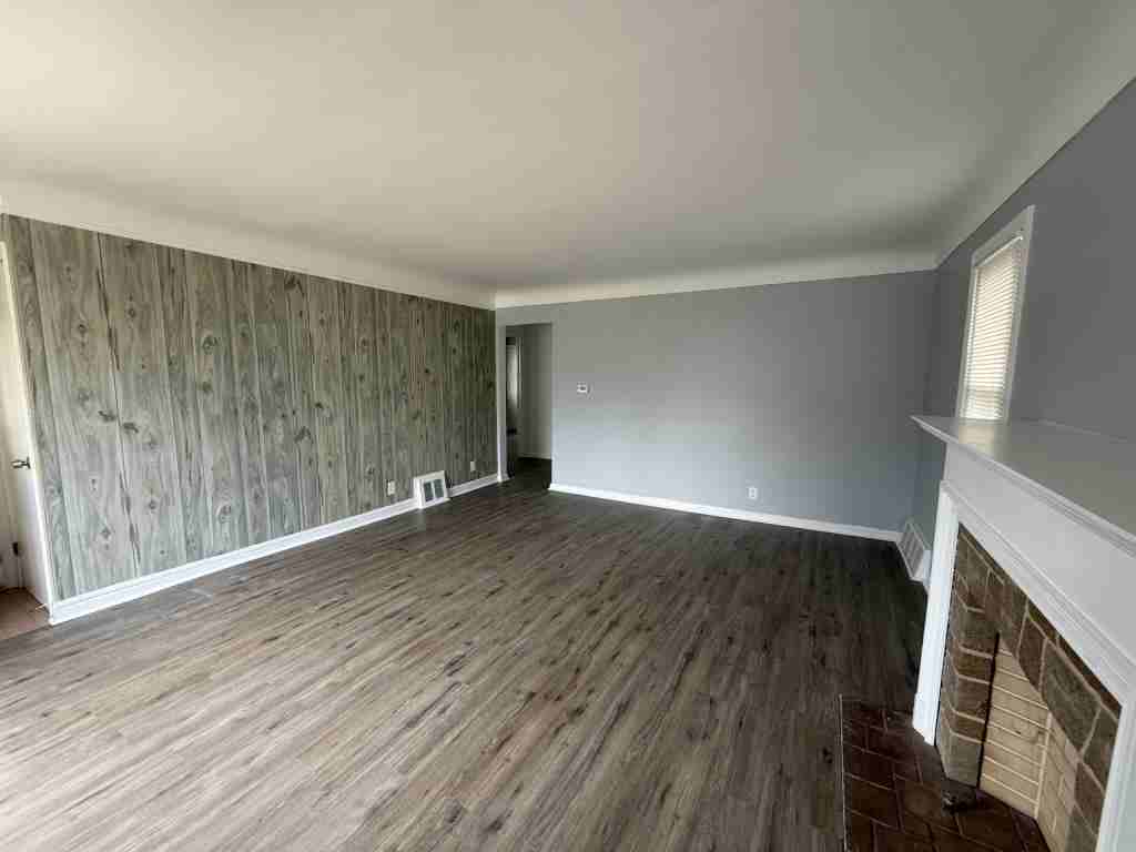 1410 Bradley Ave - Photo 3 of 12