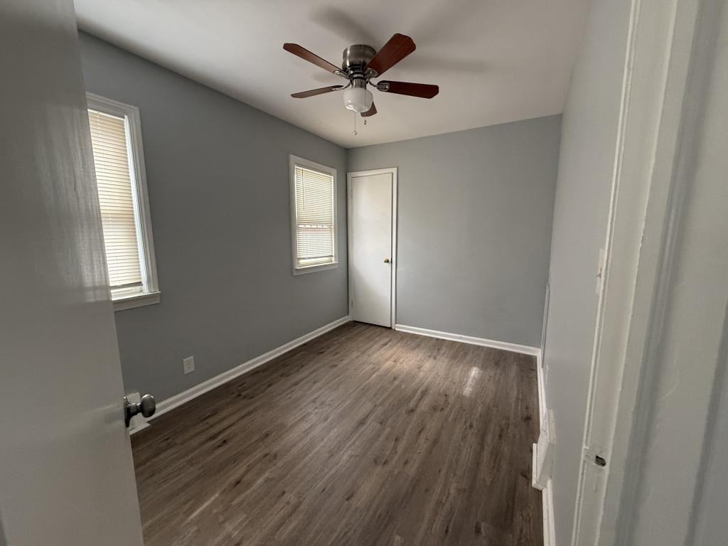 1410 Bradley Ave - Photo 6 of 12