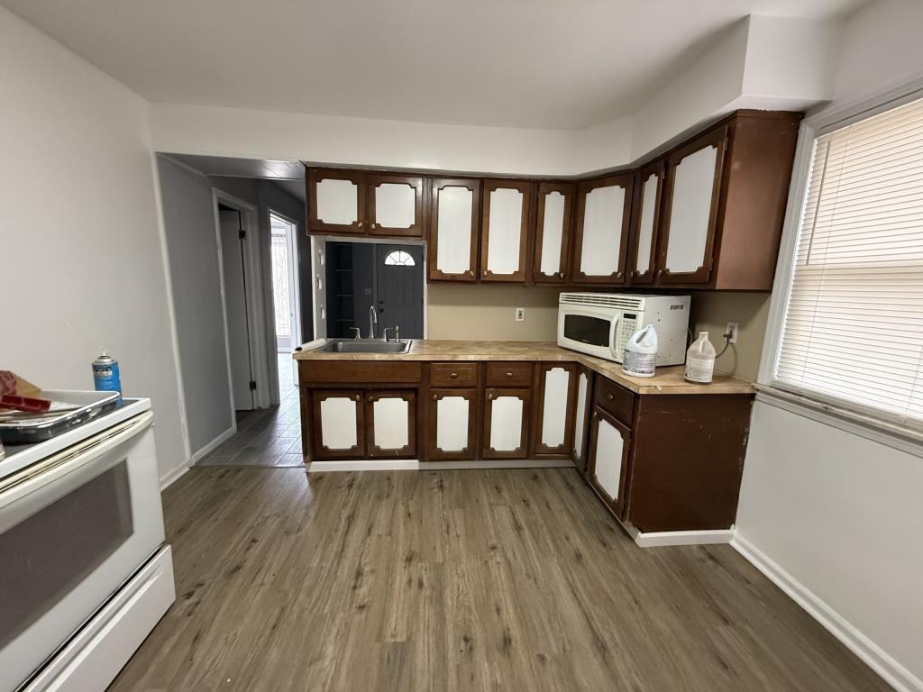 1410 Bradley Ave - Photo 7 of 12