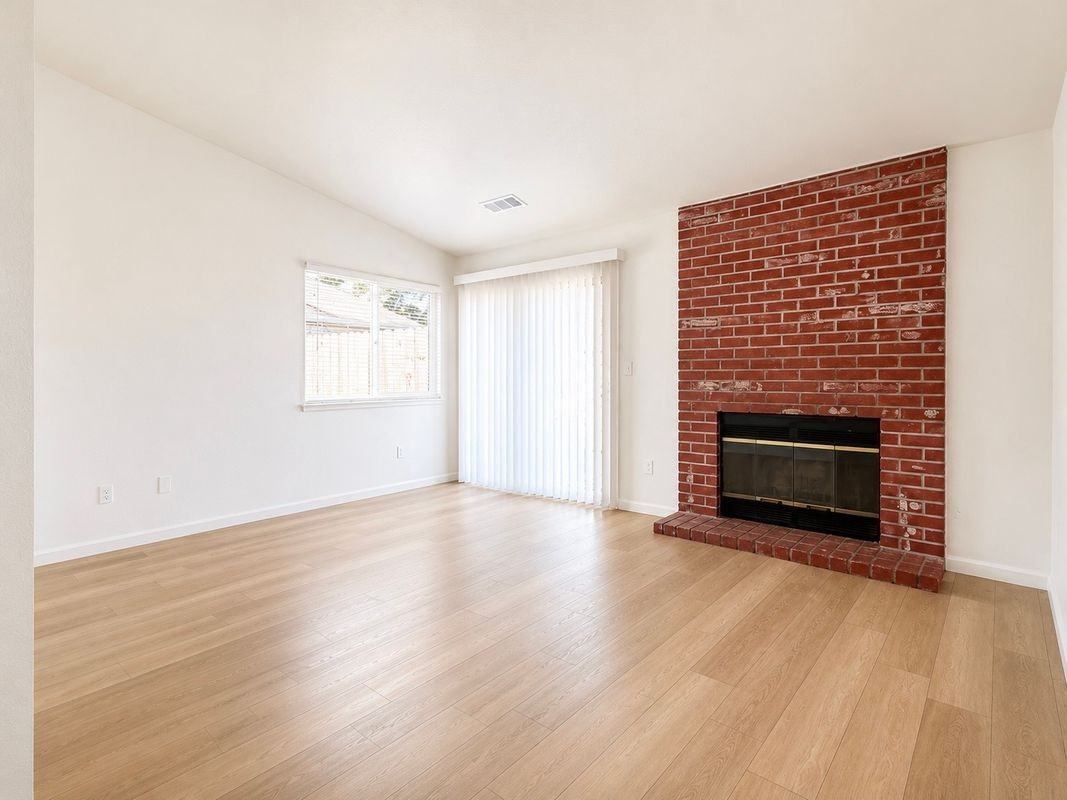 245 Voyager Dr - Photo 3 of 12