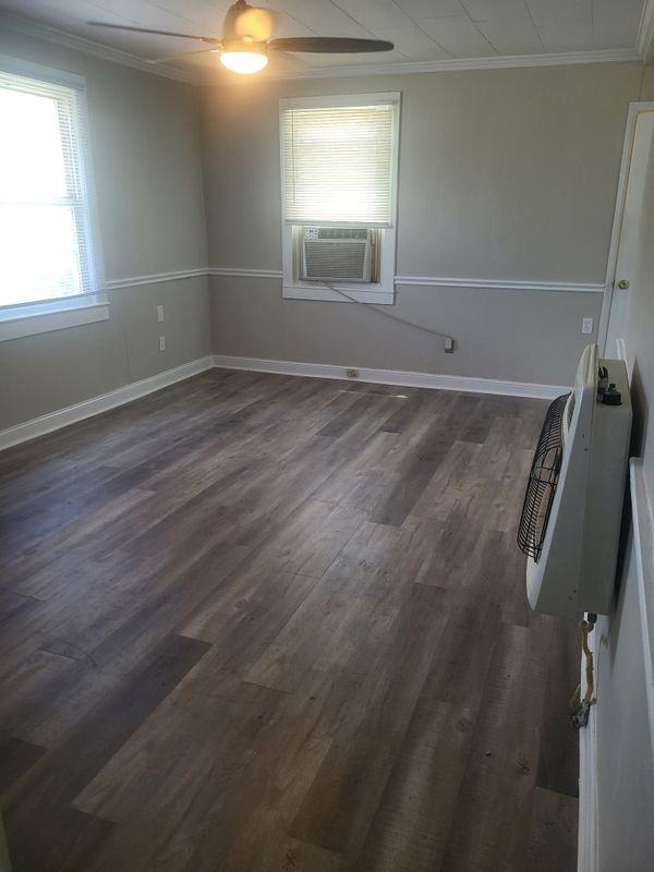 105 E 9th St - Photo 5 of 11