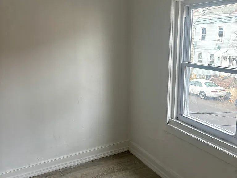 63 Spring St - Photo 5 of 5