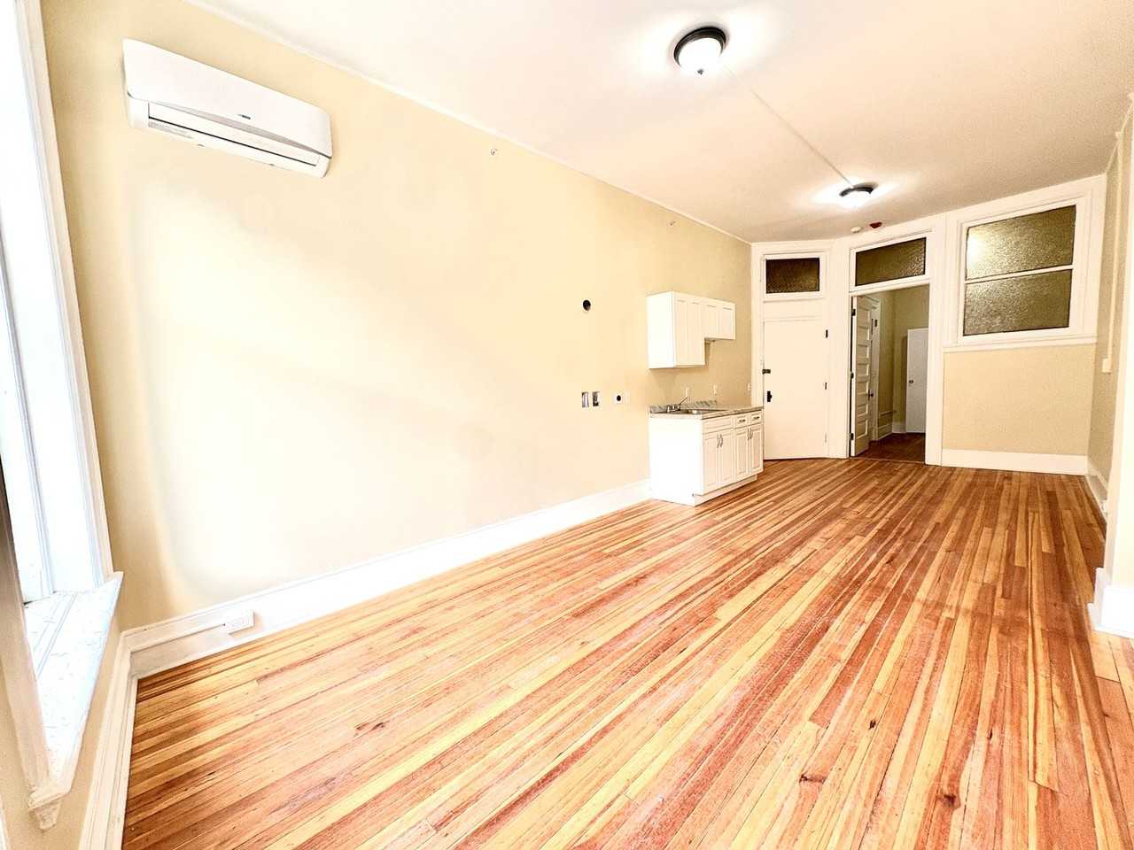 105 Bank St - Photo 6 of 21