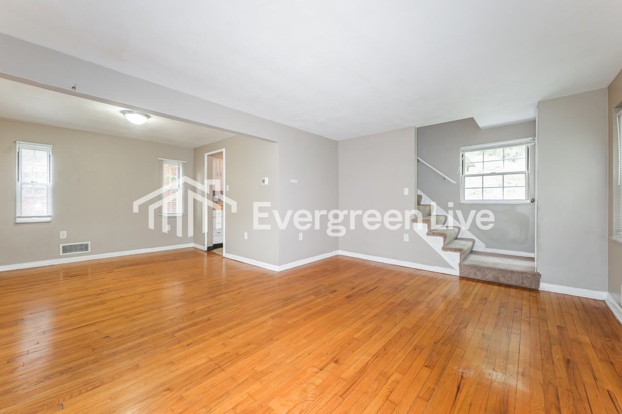 2130 Chalfant St - Photo 3 of 15