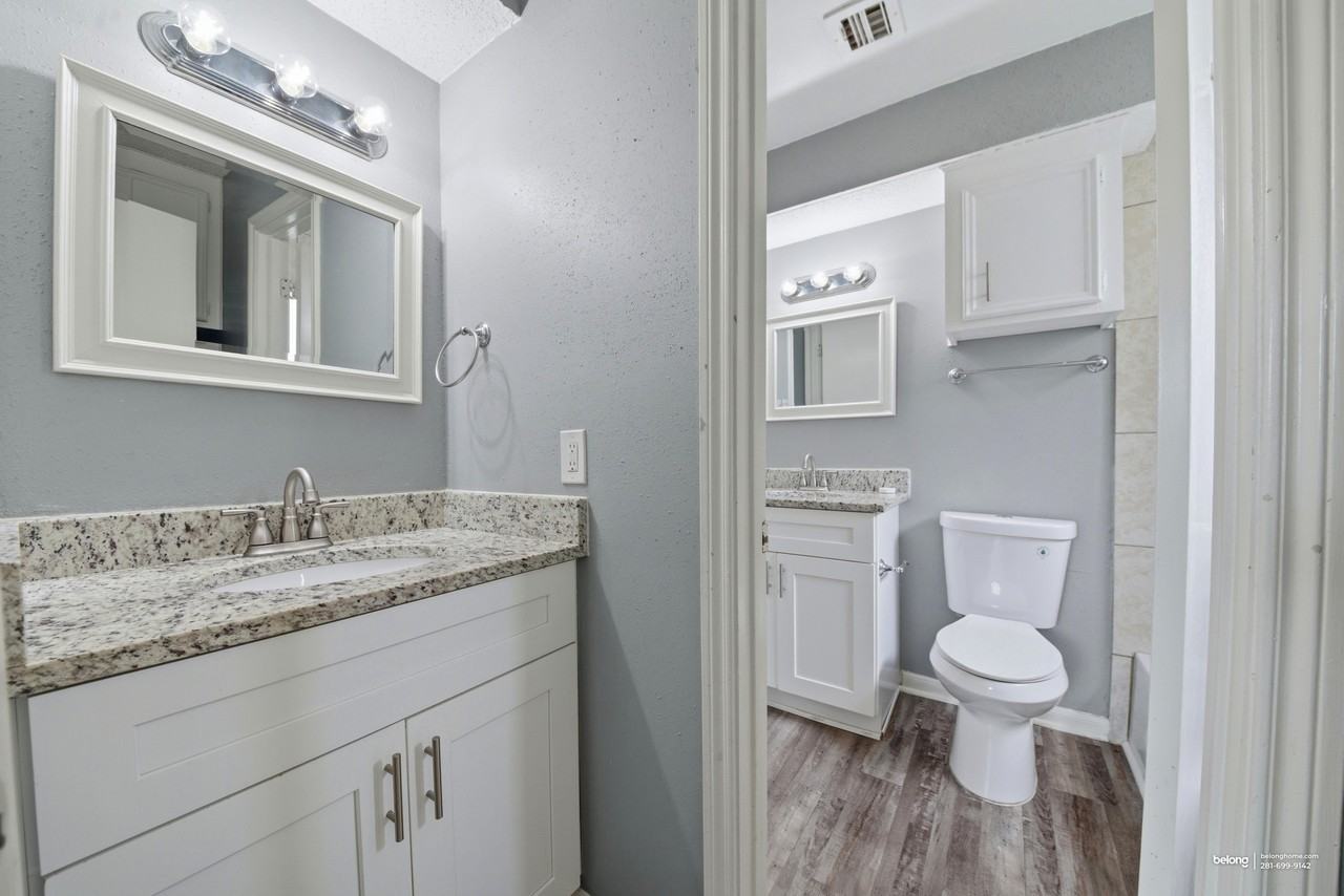 8523 Brock Park Blvd #1 - Photo 4 of 24
