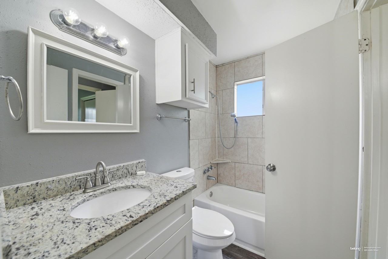 8523 Brock Park Blvd #1 - Photo 5 of 24