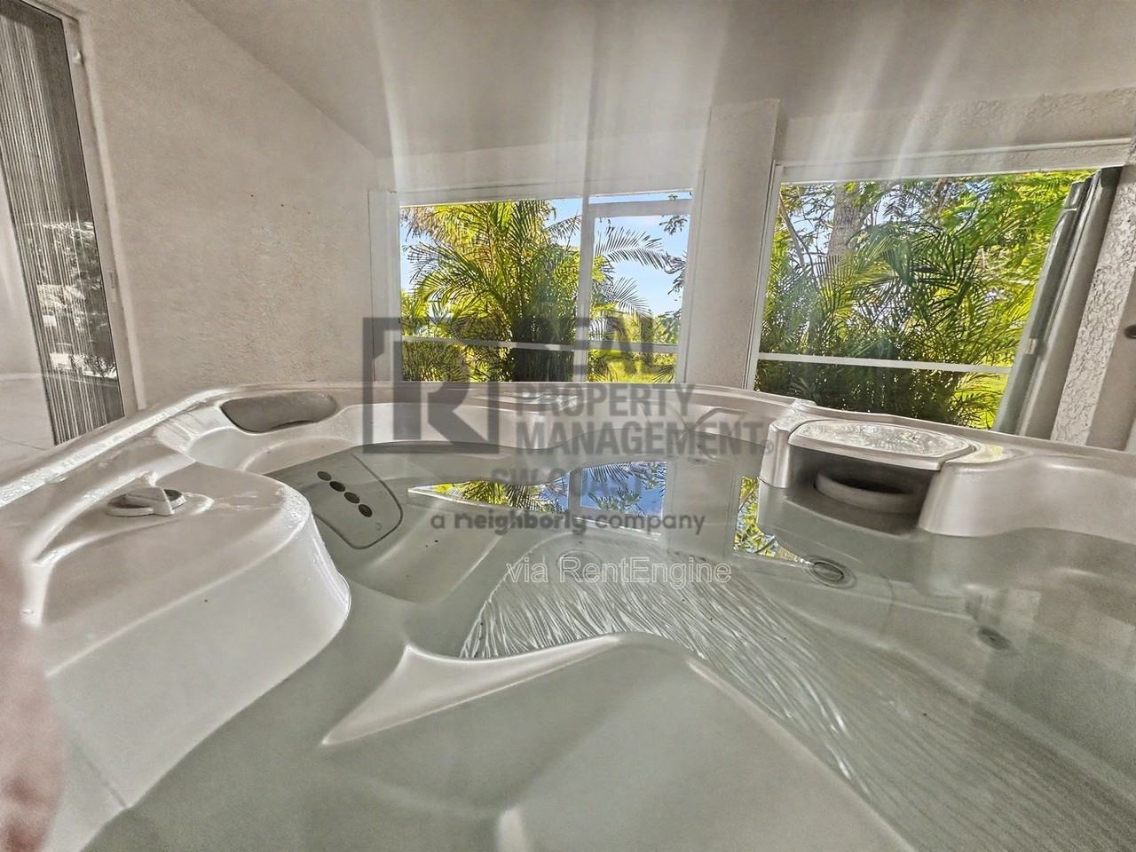 2117 Ne 40th St - Photo 5 of 22