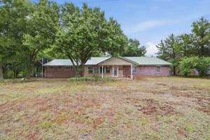 featured image of 2652 N Main St