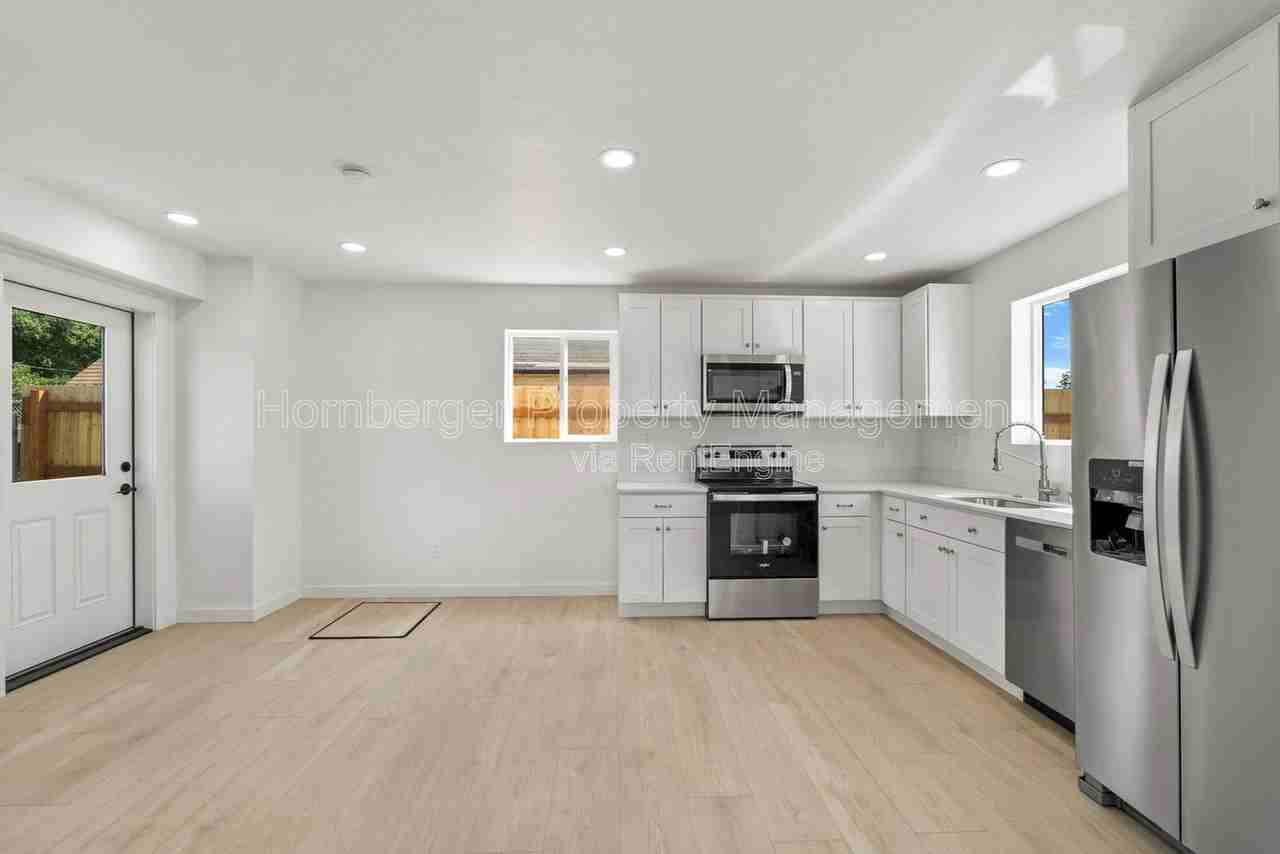 1503 E Marietta Ave - Photo 5 of 23