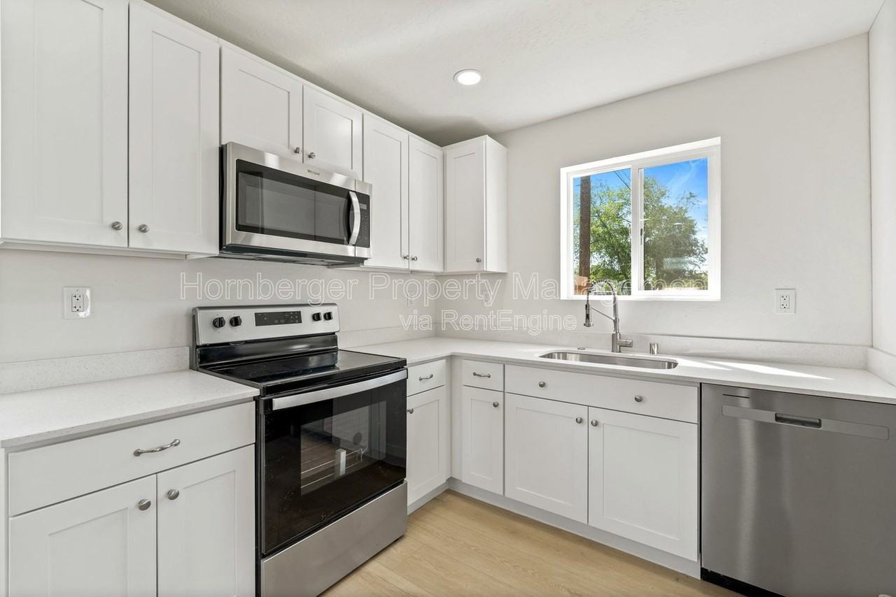1503 E Marietta Ave - Photo 6 of 23