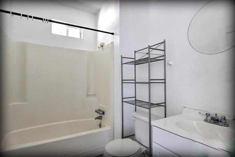 1215 Habersham St - Photo 6 of 12