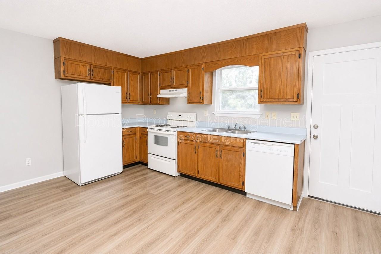 7808 Holiday Hills Cir #A - Photo 4 of 14