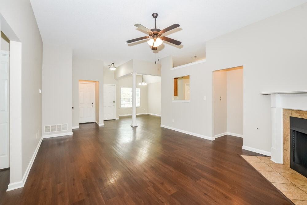 7916 Ridgedale Dr - Photo 5 of 17