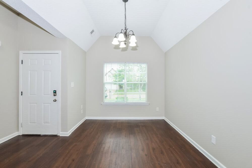 7916 Ridgedale Dr - Photo 6 of 17