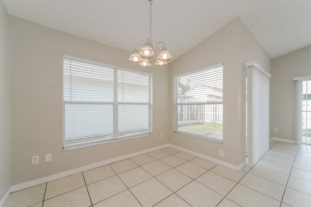 3235 Brewster Dr - Photo 7 of 16