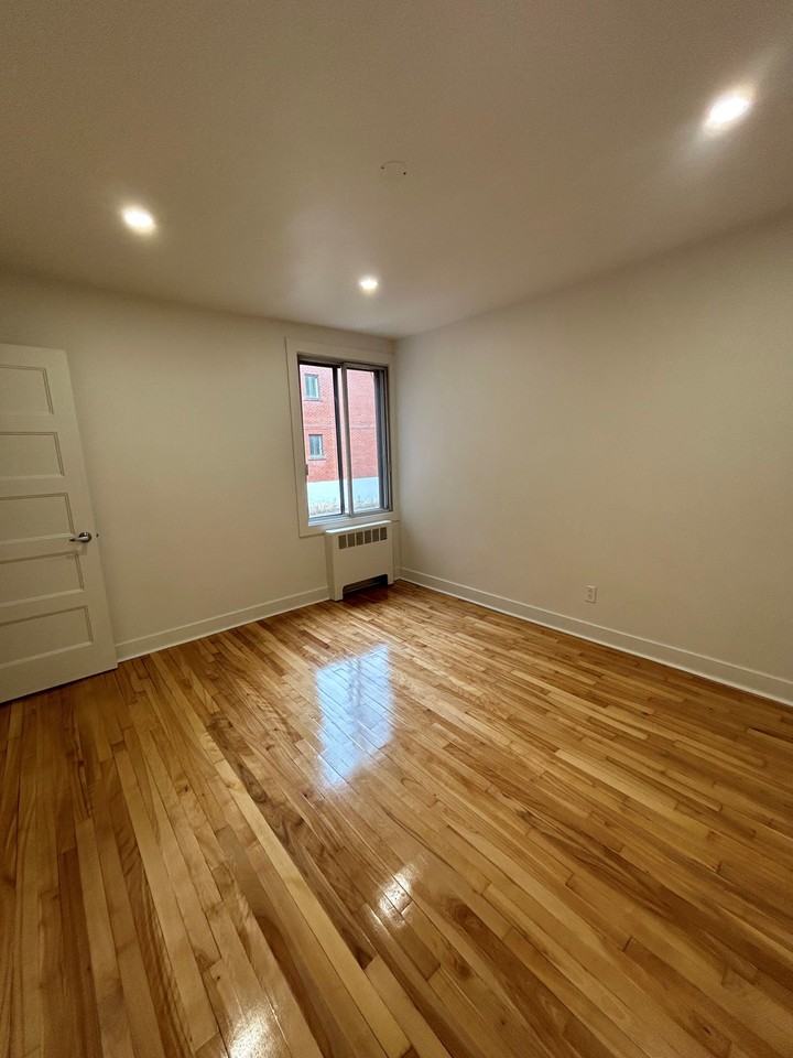 7241 Fielding Avenue - Photo 6 of 9
