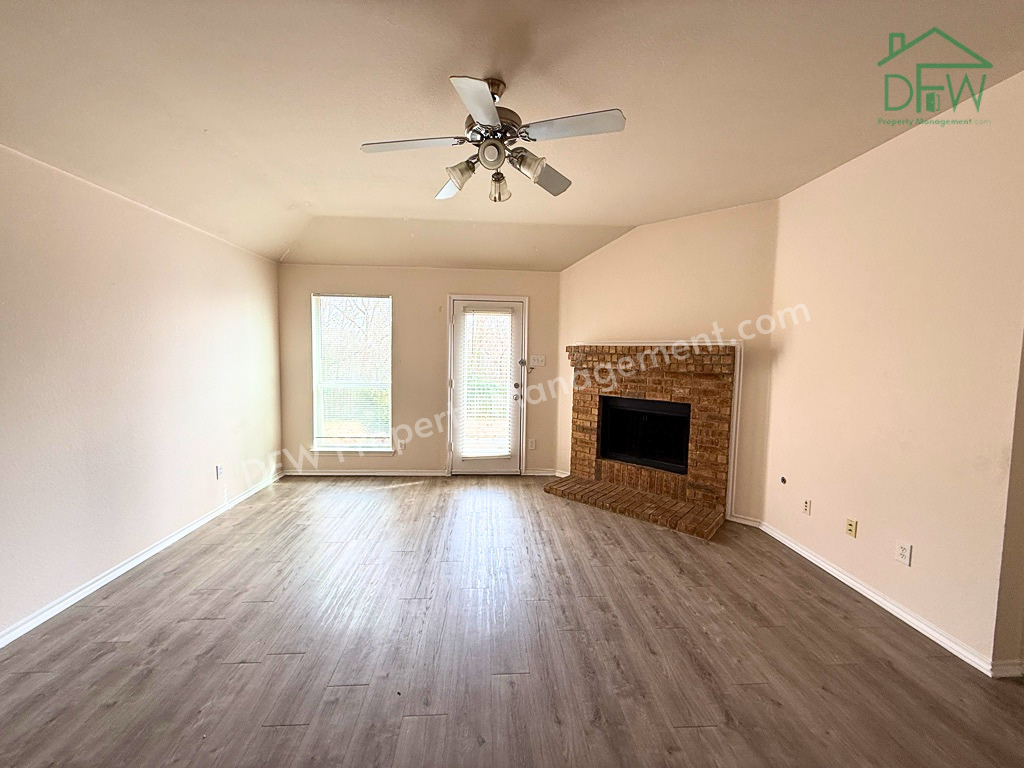 2224 Hummingbird Way - Photo 2 of 18
