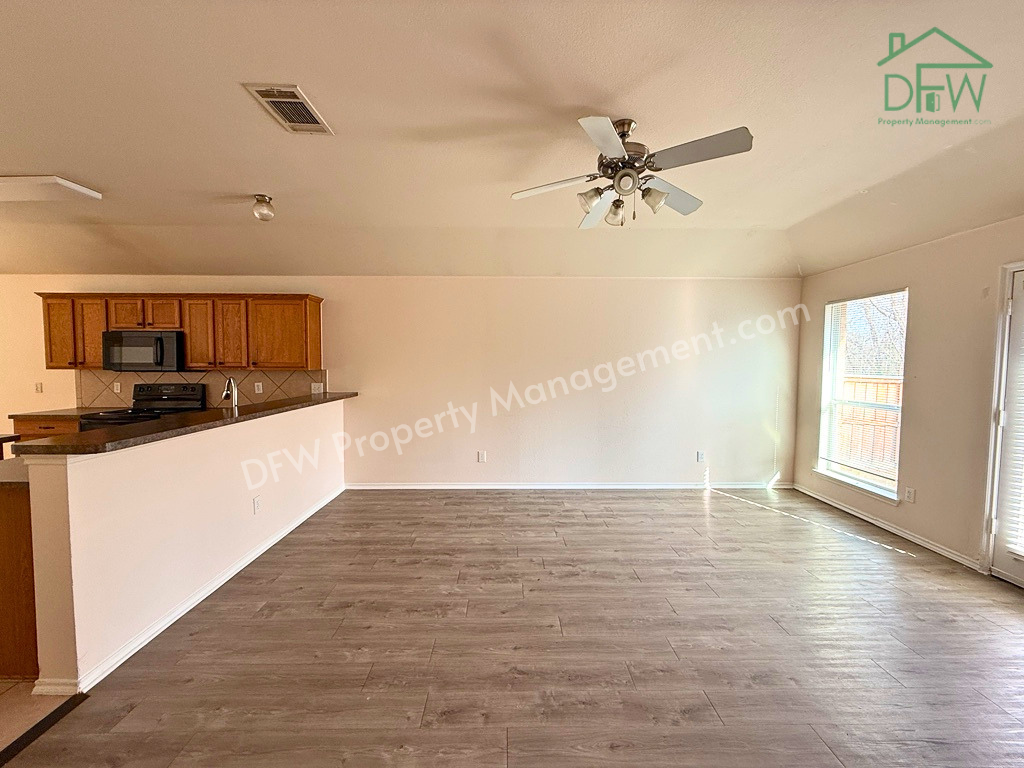 2224 Hummingbird Way - Photo 4 of 18