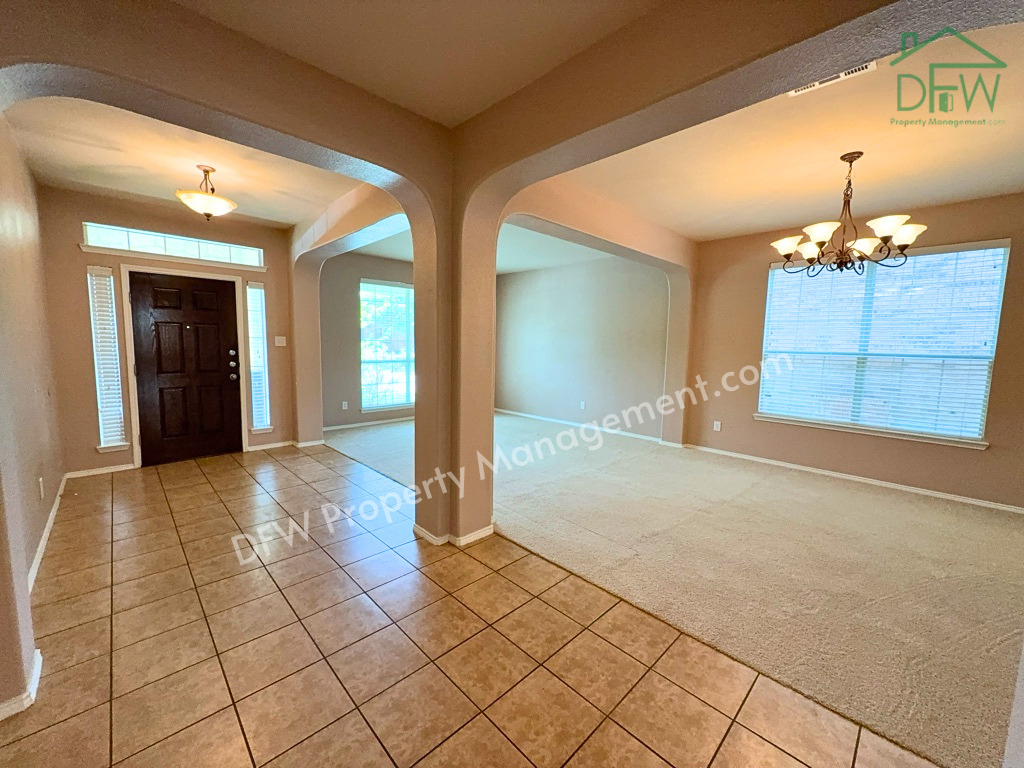 9709 Gessner Dr - Photo 3 of 31