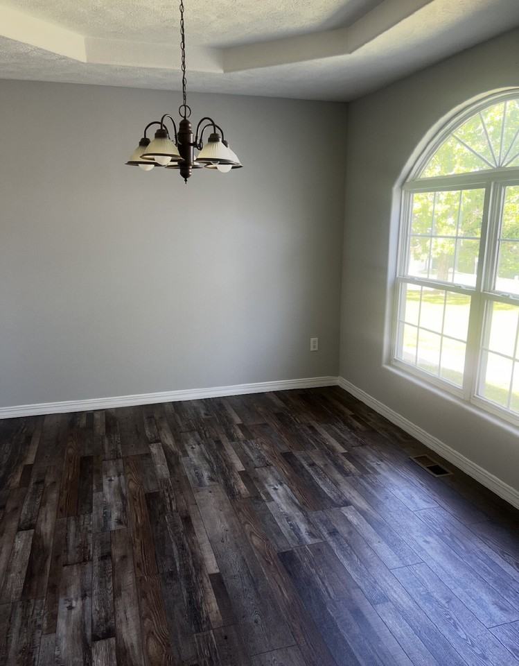 366 Oak Brook Ests Ln - Photo 7 of 17