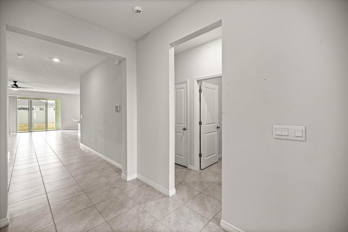 8931 Sw 49th Cir - Photo 3 of 37