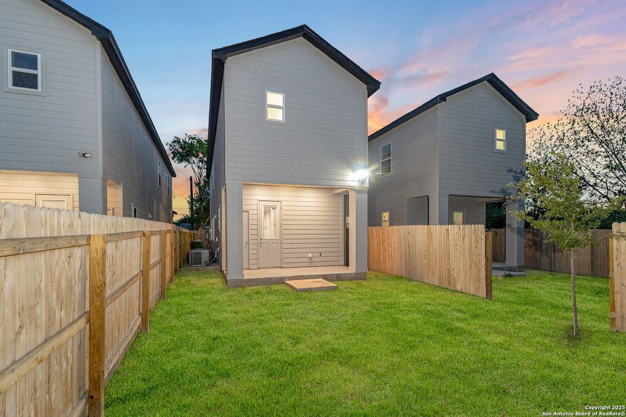 505 Linden Ave - Photo 5 of 37