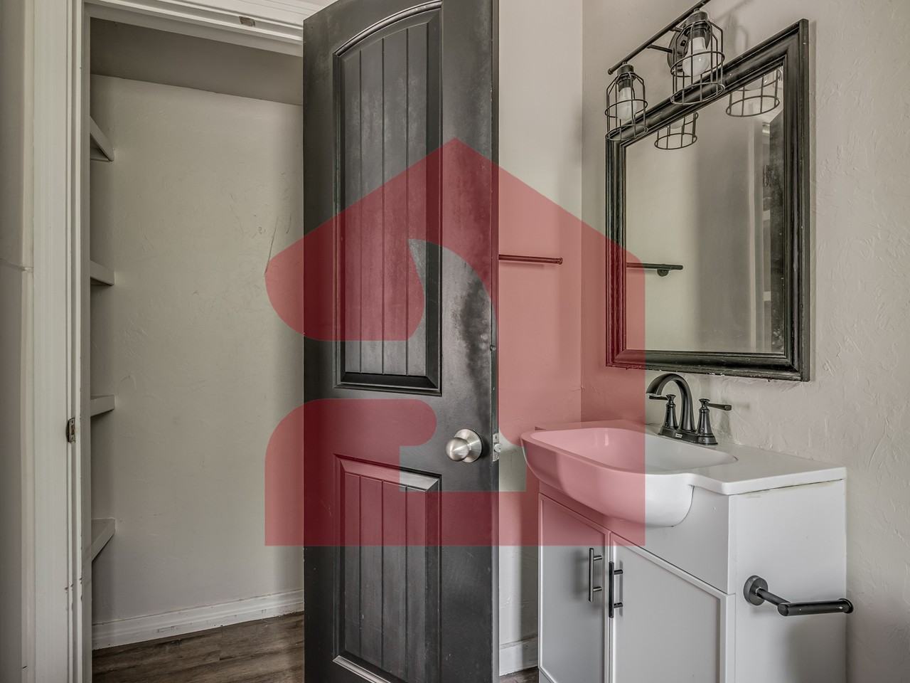 704 Nw 92nd St #B - Photo 5 of 50