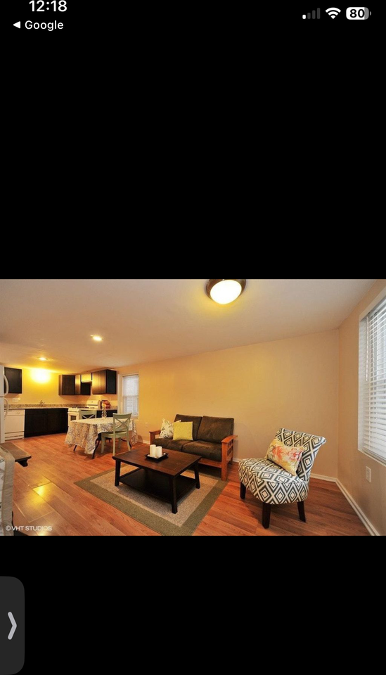 2710 W Fletcher St #1 - Photo 4 of 9