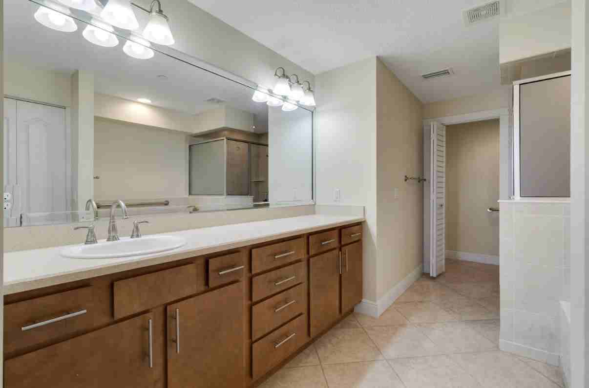 111 E Monument Ave #705 - Photo 7 of 21