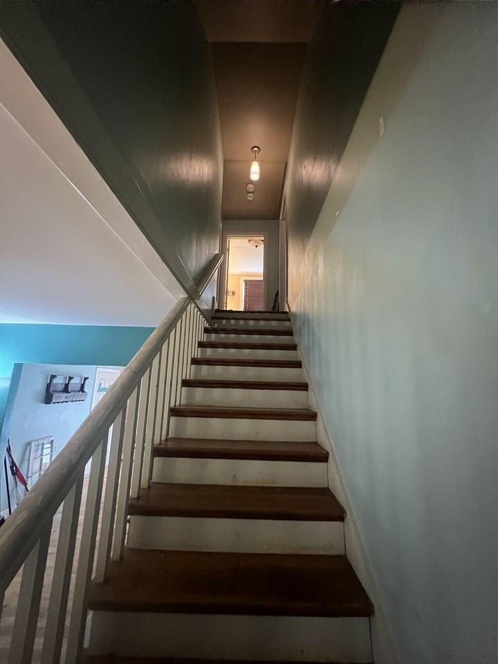 213 N Saint Marks Ave #NA - Photo 3 of 14