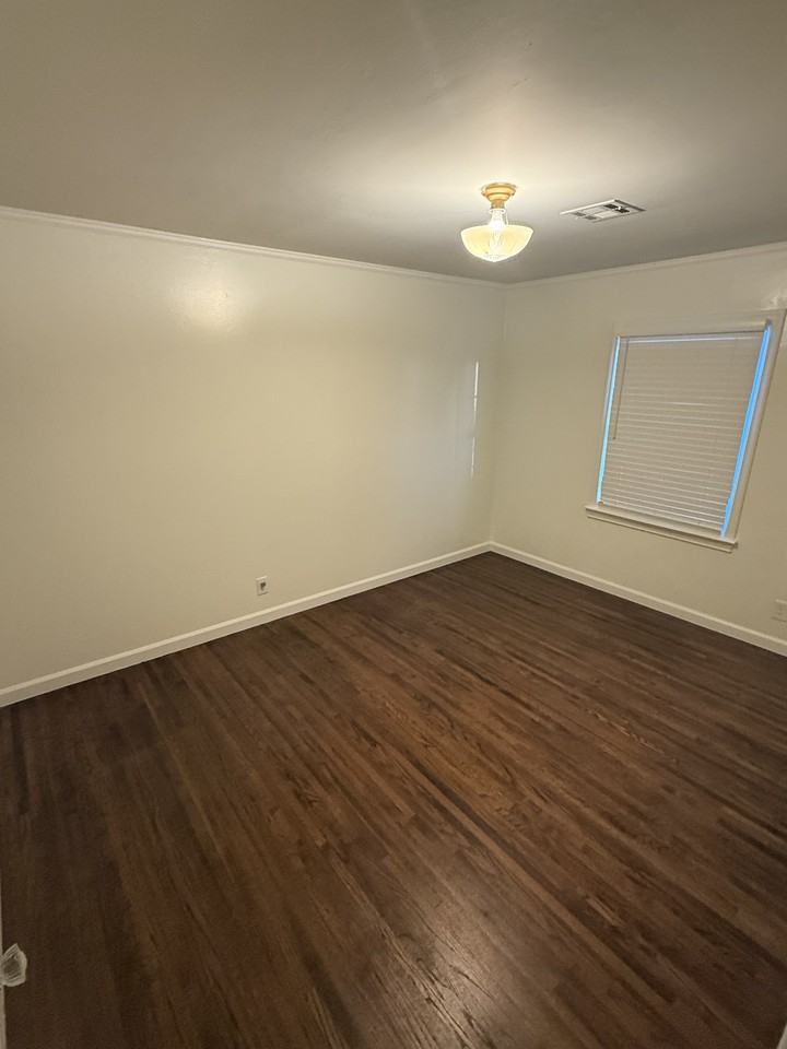 5347 E 5th St #NA - Photo 5 of 13