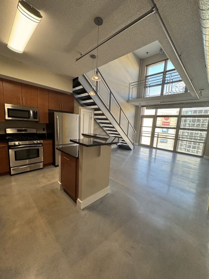 1390 Kenyon St Nw #NA - Photo 4 of 19